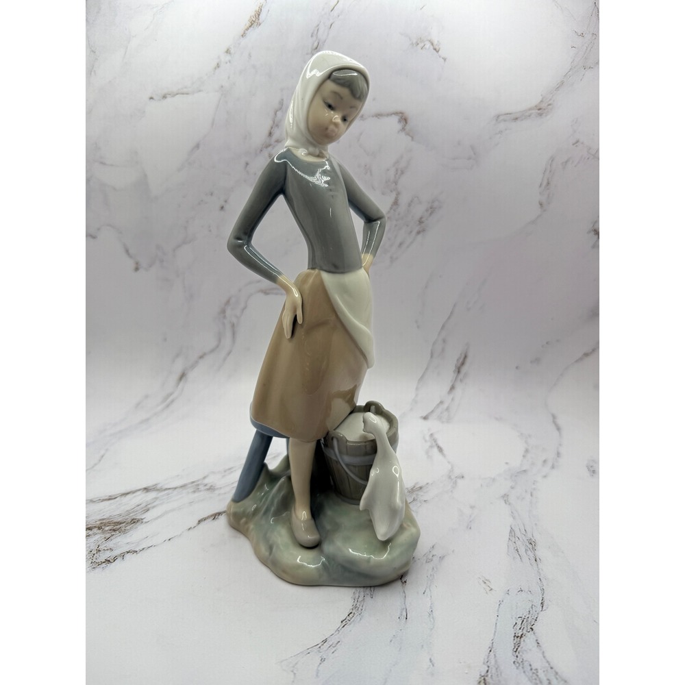 Lladro 4682 Girl with Milk Pail and Goose Porcelain Figurine Glossy Spain 9.5in